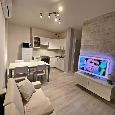 Solmare Apartments - Private Parking - Pool Розапинета Екстериор снимка