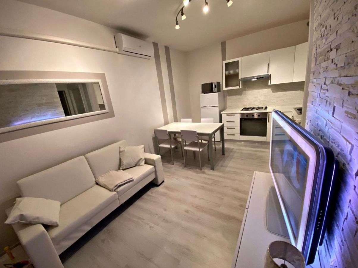 Solmare Apartments - Private Parking - Pool Розапинета Екстериор снимка