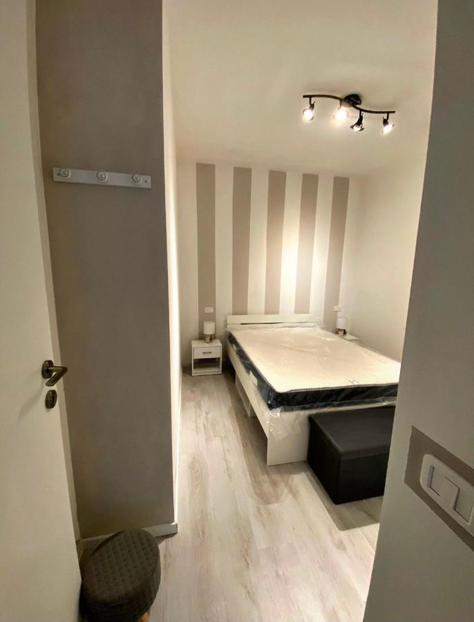 Solmare Apartments - Private Parking - Pool Розапинета Екстериор снимка